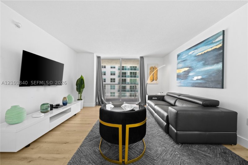 Apartment for rent at The Club At Brickell Bay 1907