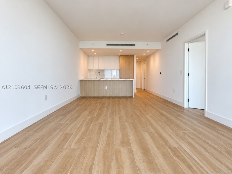 Apartment for rent at One Park Tower by Turnberry 2504
