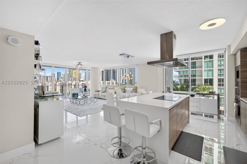 Condo for sale at Parque Towers at St. Tropez 5-807