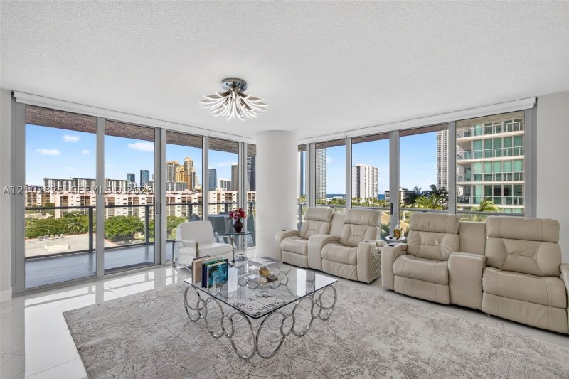 Condo for sale at Parque Towers at St. Tropez 5-807