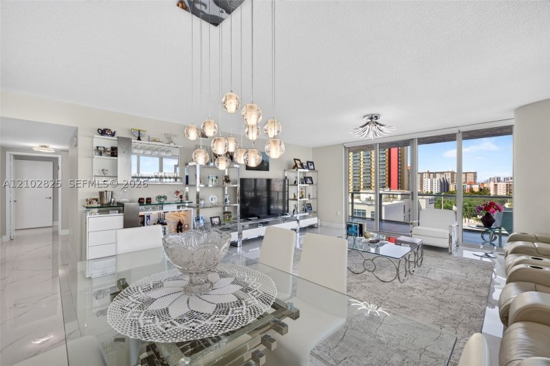 Condo for sale at Parque Towers at St. Tropez 5-807