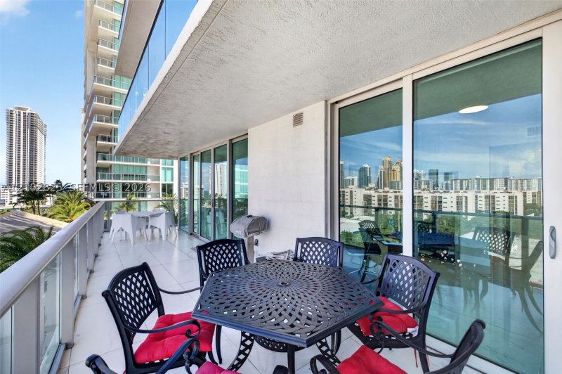 Condo for sale at Parque Towers at St. Tropez 5-807