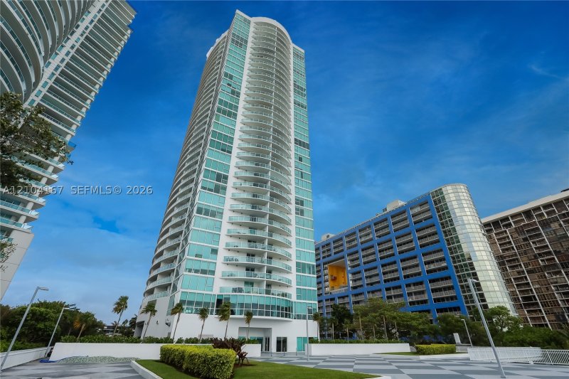 Apartment for rent at Skyline On Brickell 2011