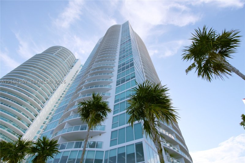 Apartment for rent at Skyline On Brickell 2011