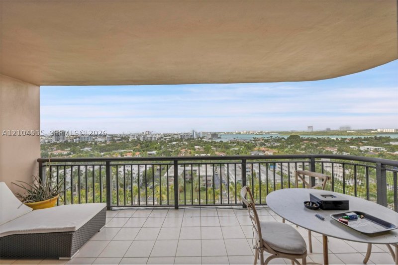 Comprar apartamento no Tiffany Bal Harbour 1207