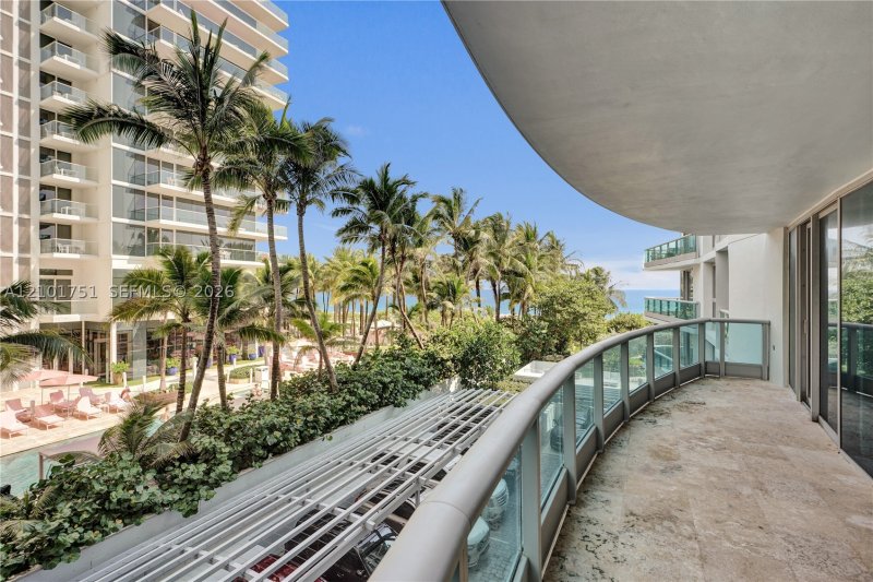 Condo for sale at Azure 305