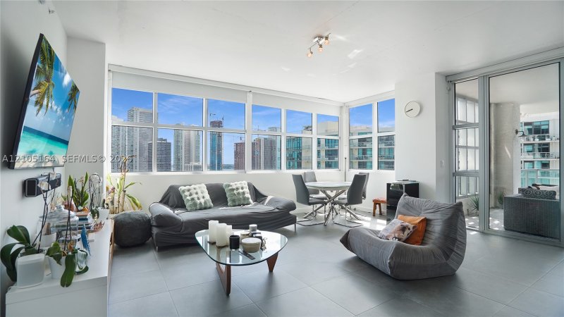 Comprar apartamento no Midtown Miami 4 H2202