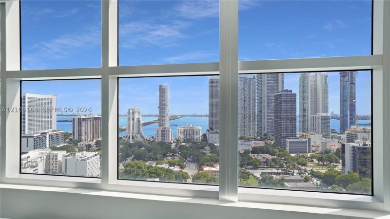 Comprar apartamento no Midtown Miami 4 H2202