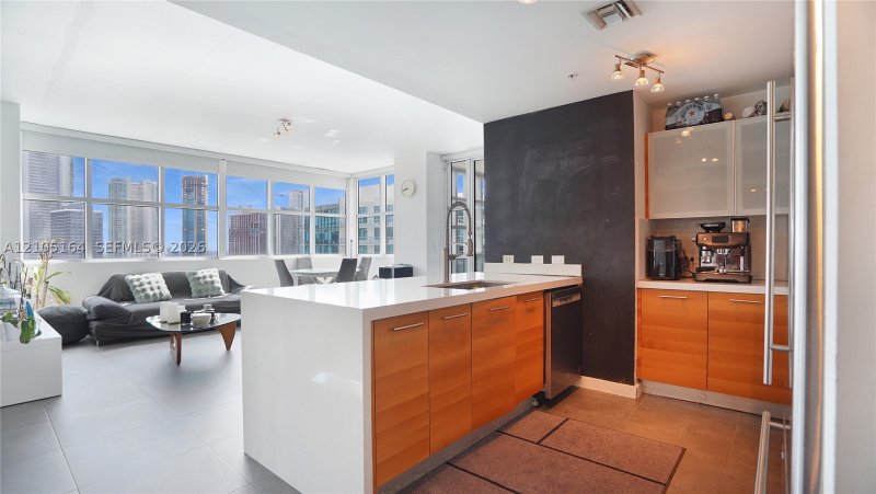 Comprar apartamento no Midtown Miami 4 H2202