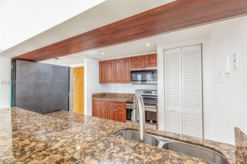 Property photo # 6