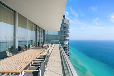 Comprar apartamento en Turnberry Ocean Club 5101