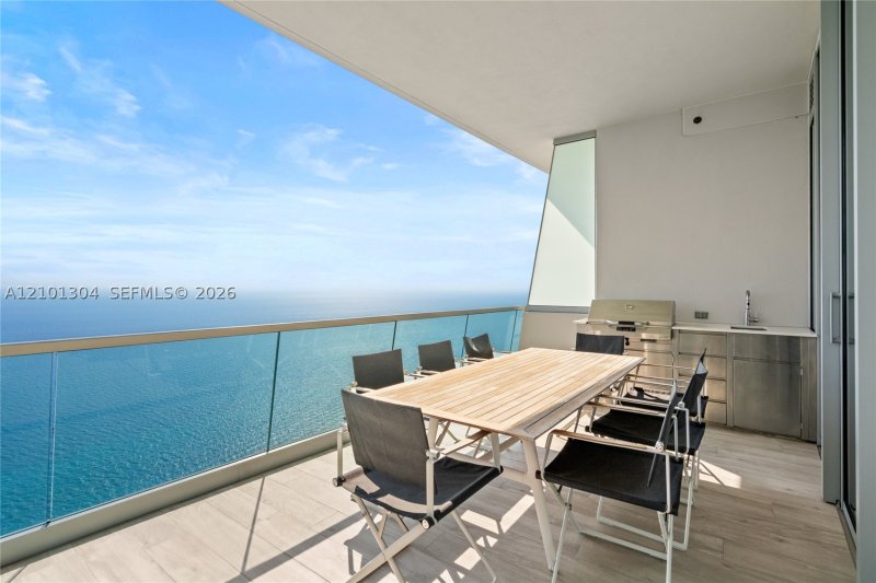 Comprar apartamento en Turnberry Ocean Club 5101