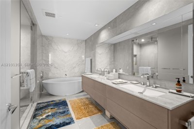 Comprar apartamento en Turnberry Ocean Club 5101
