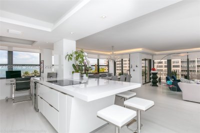 Alquiler de apartamento en Grove Isles Tower III C502