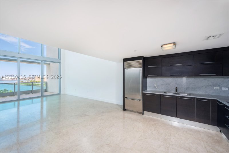 Condo for sale at 900 Biscayne 707