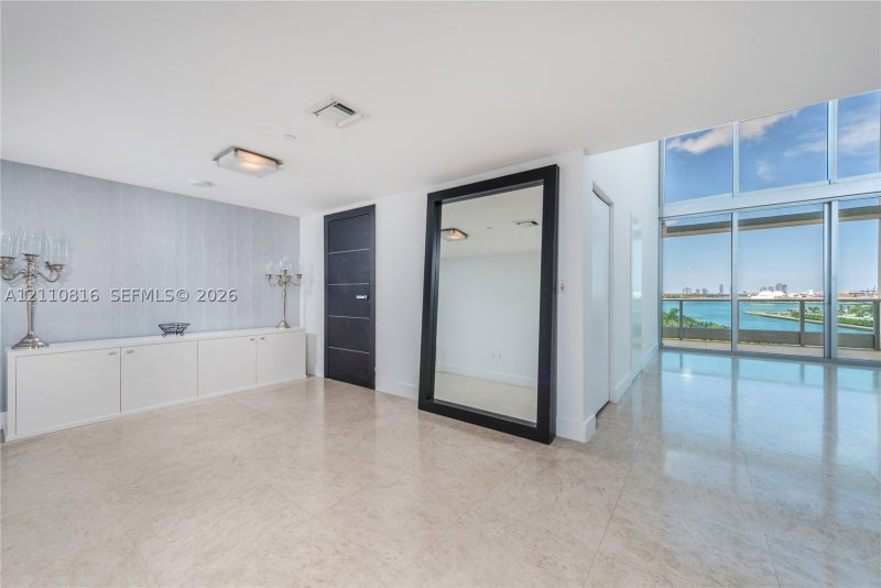 Condo for sale at 900 Biscayne 707