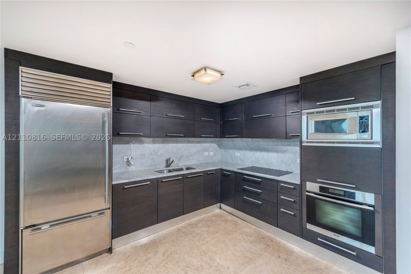 Condo for sale at 900 Biscayne 707