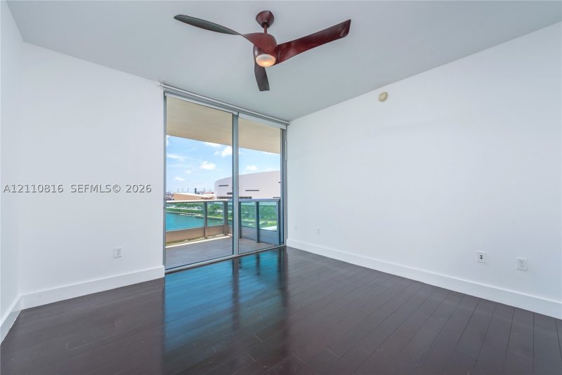 Condo for sale at 900 Biscayne 707