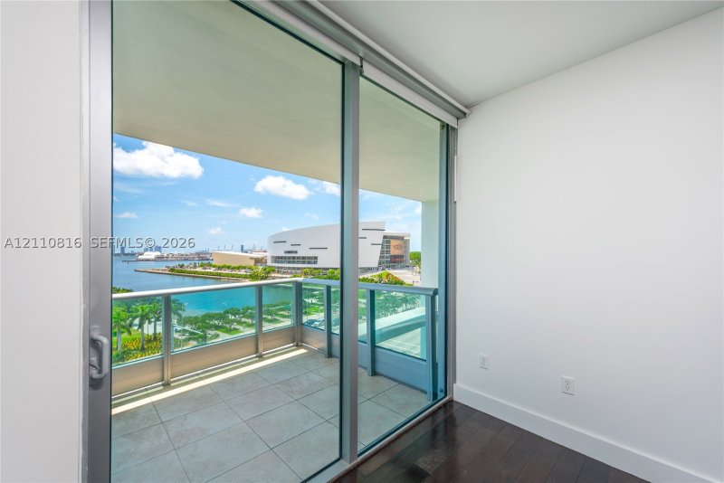 Condo for sale at 900 Biscayne 707