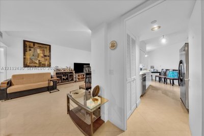 Comprar apartamento no Oceania 2 222