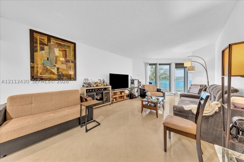 Comprar apartamento no Oceania 2 222