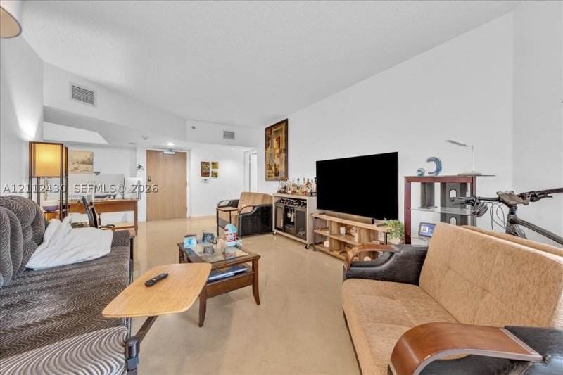 Comprar apartamento no Oceania 2 222
