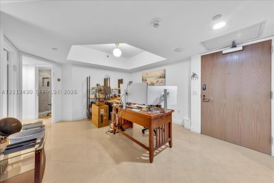 Comprar apartamento no Oceania 2 222