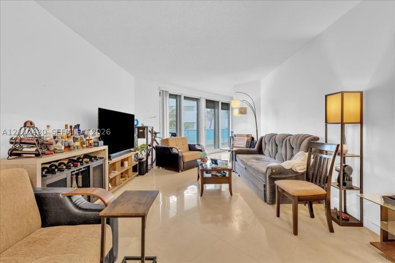 Comprar apartamento no Oceania 2 222