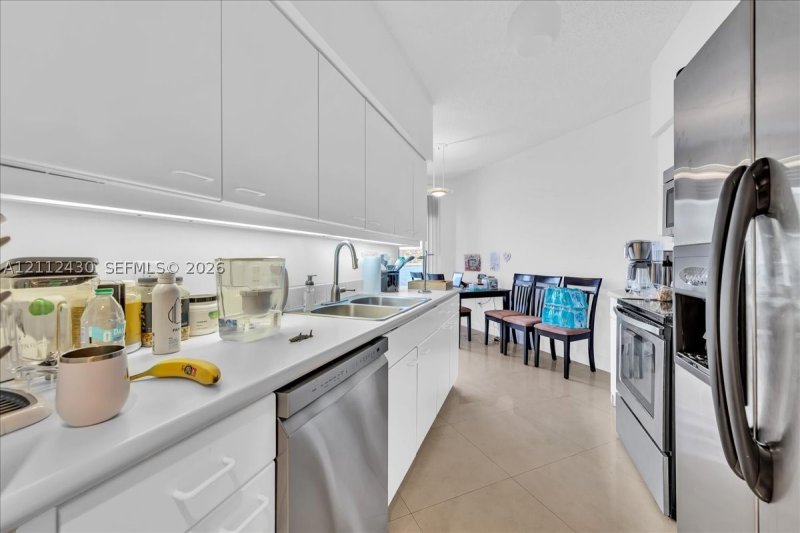 Comprar apartamento no Oceania 2 222