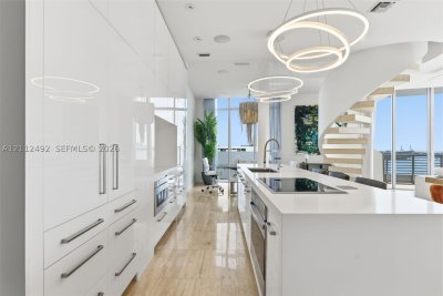 Aluguel de apartamento no Capri Marina Grande PH-3