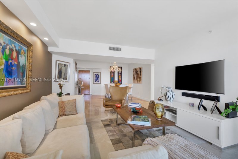 Comprar apartamento en South Tower at The Point 1501