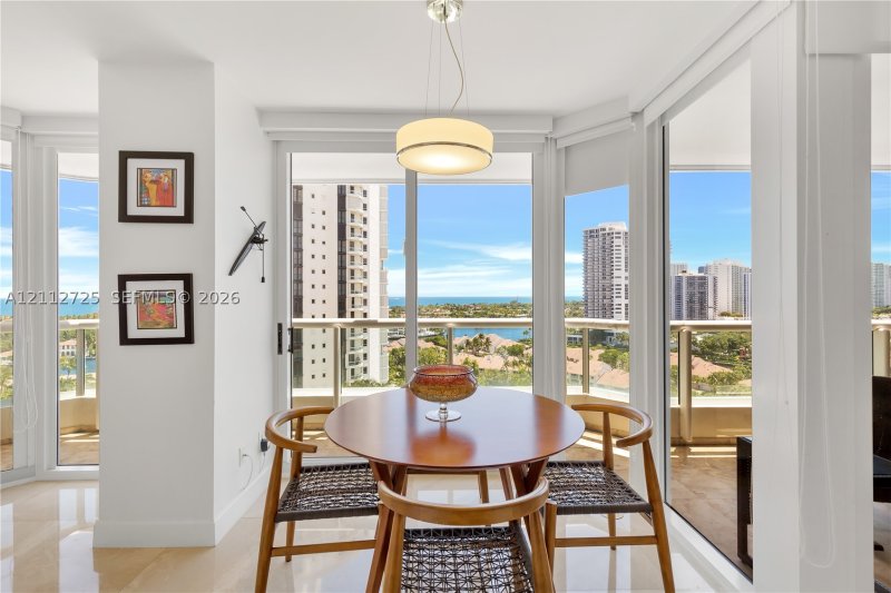 Comprar apartamento en South Tower at The Point 1501