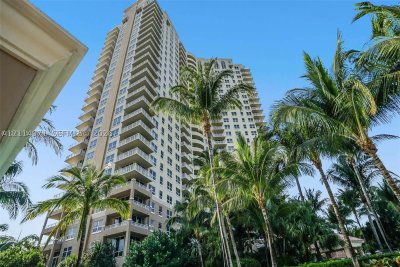 Turnberry On The Green Apt #1008