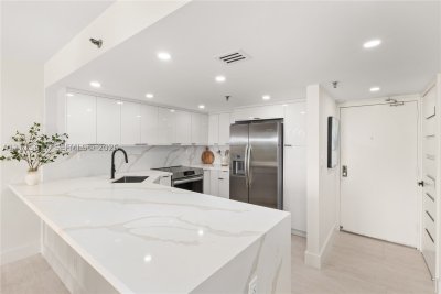 Comprar apartamento no Oceanfront Plaza 1606