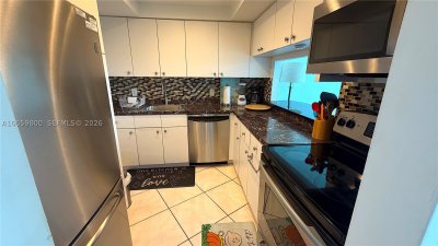 Aluguel de apartamento no Alexander Towers 1403