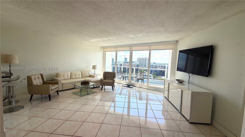 Alquiler de apartamento en Alexander Towers 1403