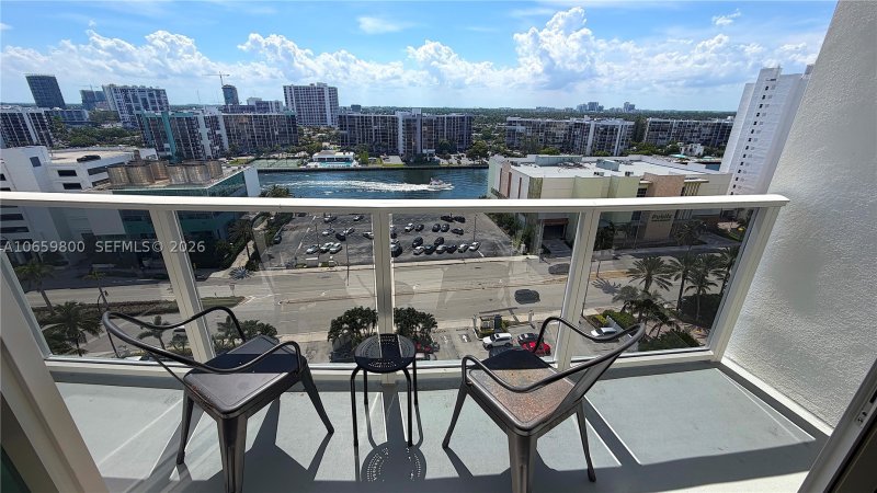Alquiler de apartamento en Alexander Towers 1403