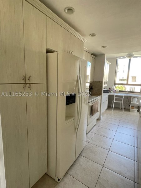 Apartment for rent at Key Colony IV Botanica 473