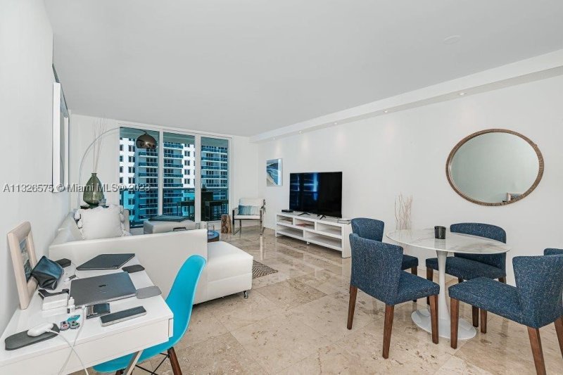 Alquiler de apartamento en Roney Palace 1117