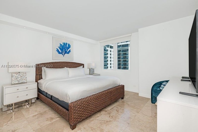 Alquiler de apartamento en Roney Palace 1117