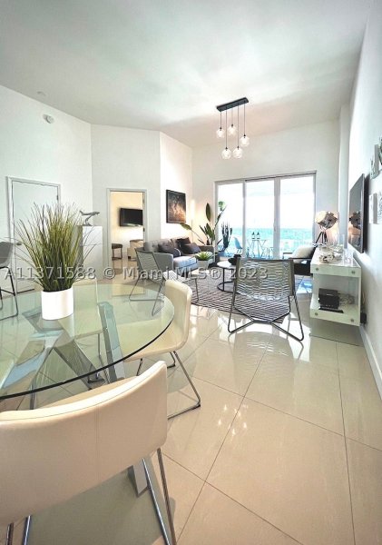 Comprar apartamento en Roney Palace 1626