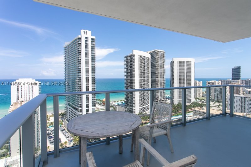 Apartment for rent at Hyde Beach House 1201