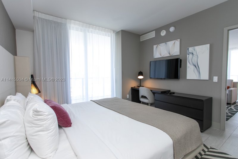 Apartment for rent at Hyde Beach House 1201