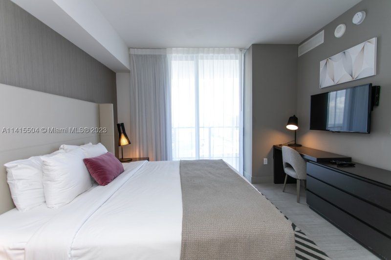 Apartment for rent at Hyde Beach House 1201