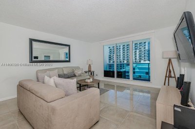 Alquiler de apartamento en Roney Palace 803