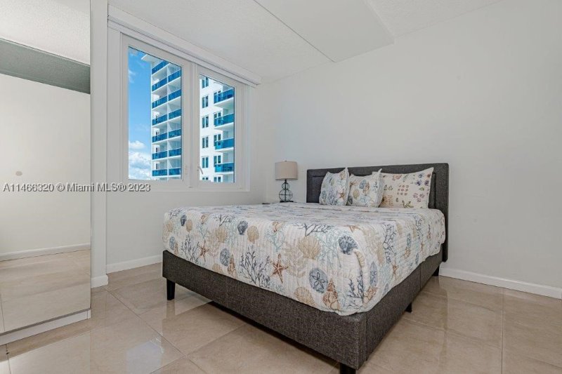 Alquiler de apartamento en Roney Palace 803