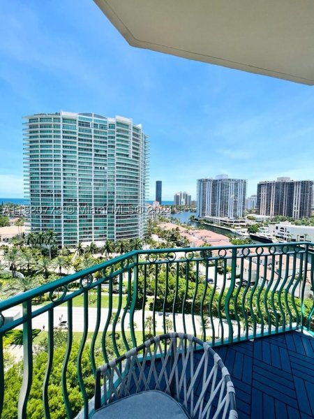 Alquiler de apartamento en Turnberry Village South PH20