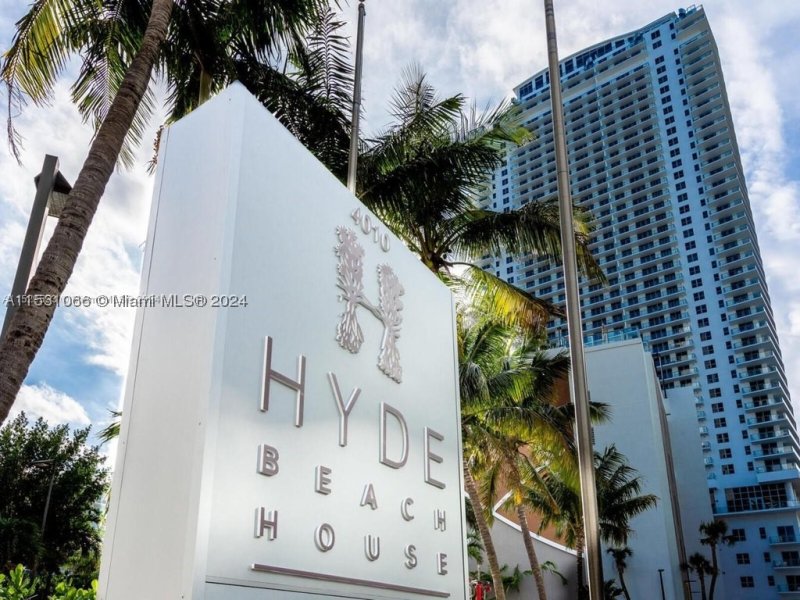 Hyde Beach House Apt #R707