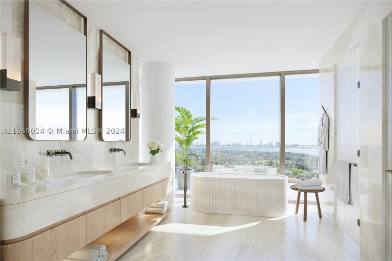 Condo for sale at The Perigon Miami Beach 1106