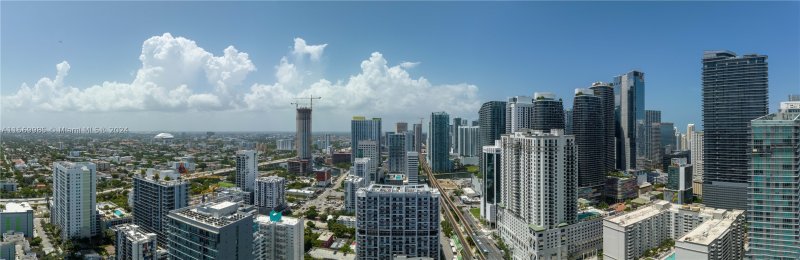 Comprar apartamento en Mercedes-Benz Places Miami T1-3607
